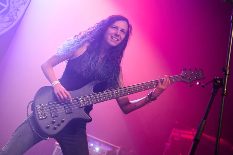 Metal Rock Pop bassist